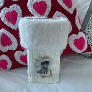White Faux Fur Women’s Boot Toppers NWT $10 Brand is C.C.